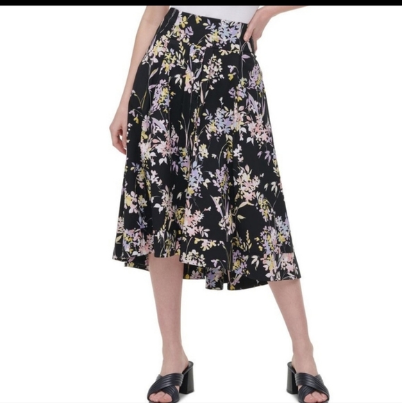 Calvin Klein Black Floral A Line Skirt size 8 - Picture 1 of 3